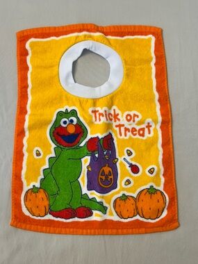 Multicolor Elmo Sesame Street Halloween Trick or Treat Terry Cloth Infant Bib